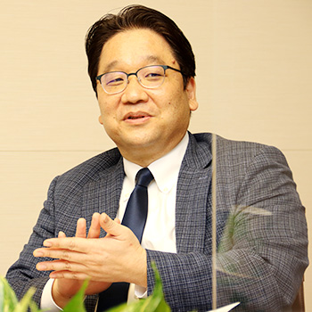 伊藤氏