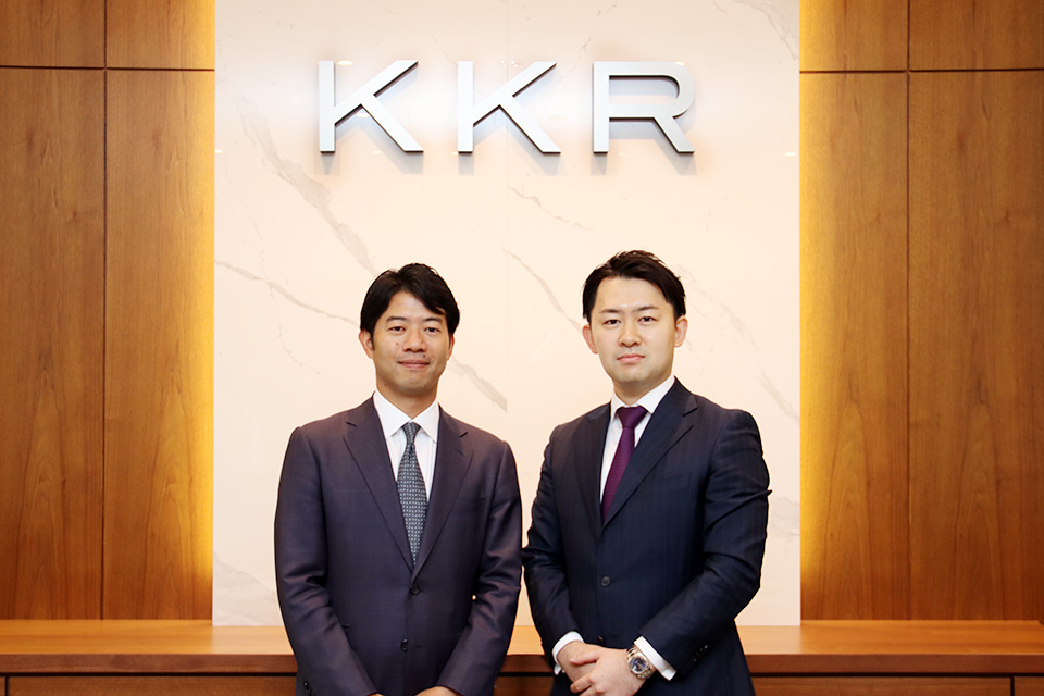 谷田川英治 KKRジャパン プライベート・エクイティ　パートナー(左）と宮内秀聡 同プライベート・エクイティ　プリンシパル