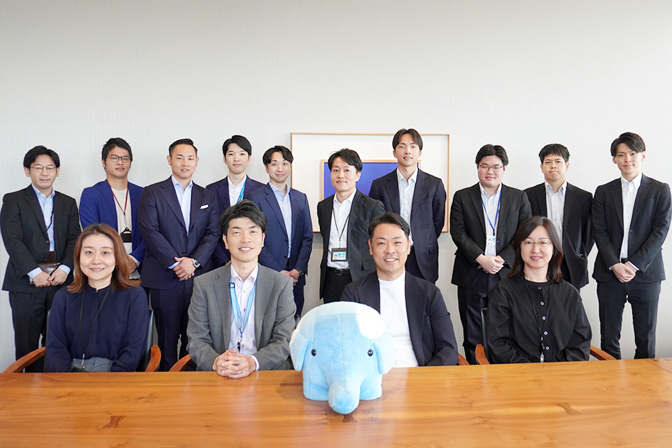 あおぞら銀行企業情報部員一同